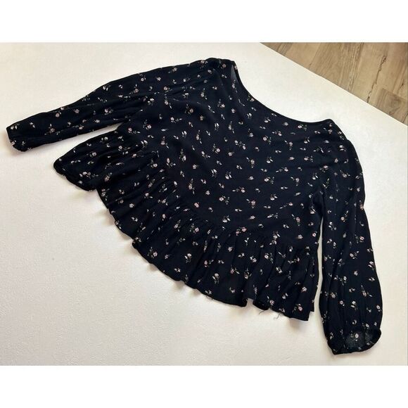 Hollister Black Floral Ruffle Peplum Blouse Size Large NWT - Picture 2 of 5